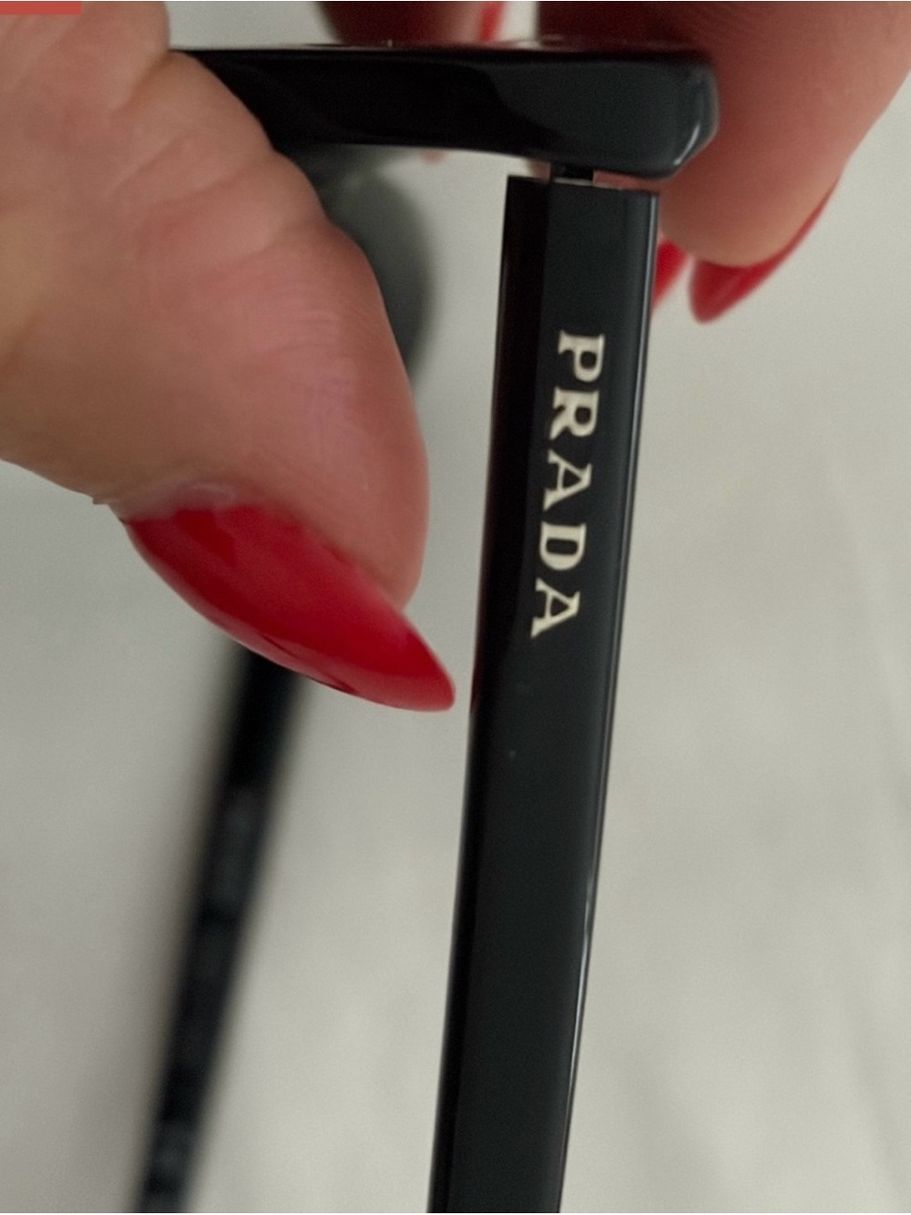 Prada - Picture 5 of 7